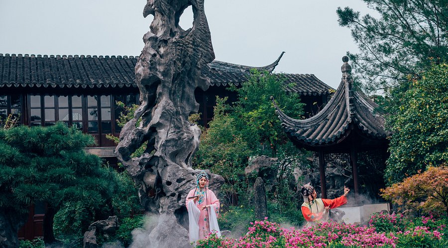 A scenic view of lingering garden