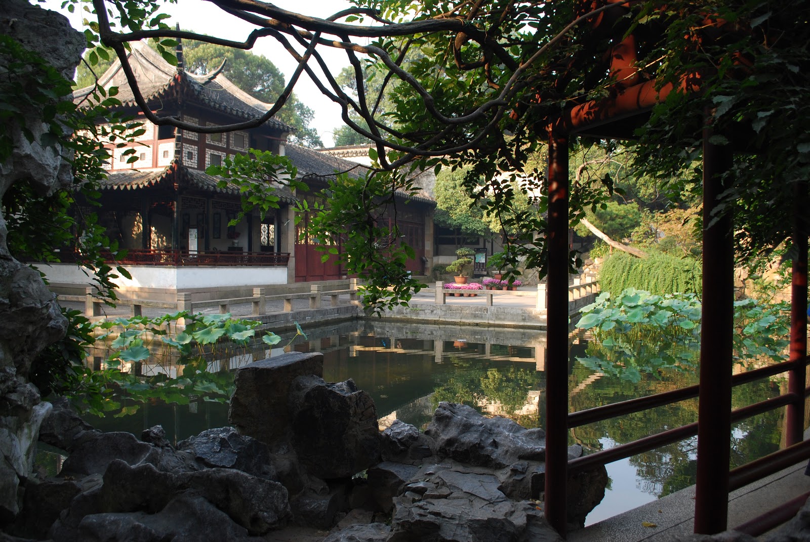 A scenic view of lingering garden