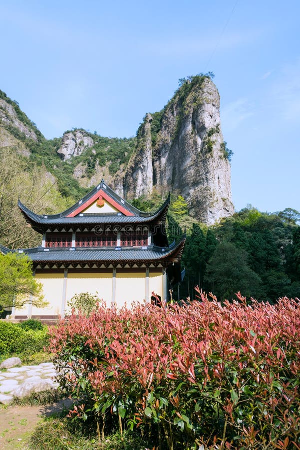 A scenic view of Lingyan Temple