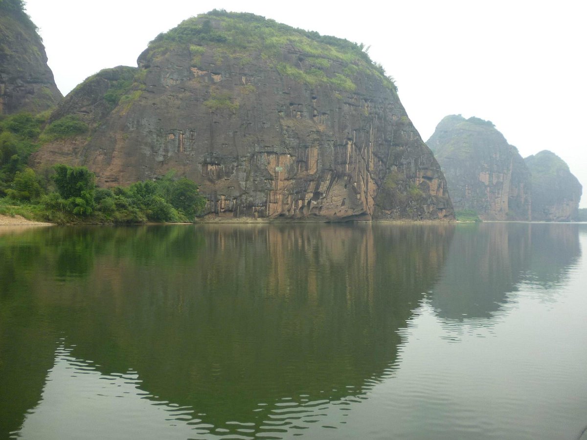 A scenic view of Longhu Mountain