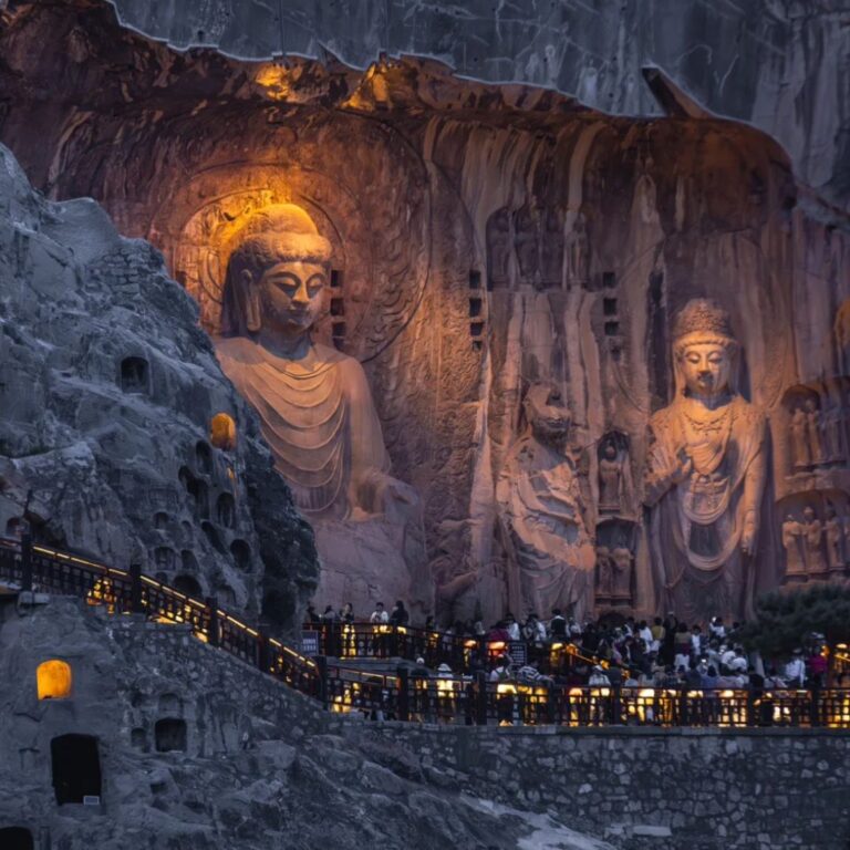 The History and Beauty of Longmen Grottoes: A Must-See for Travelers