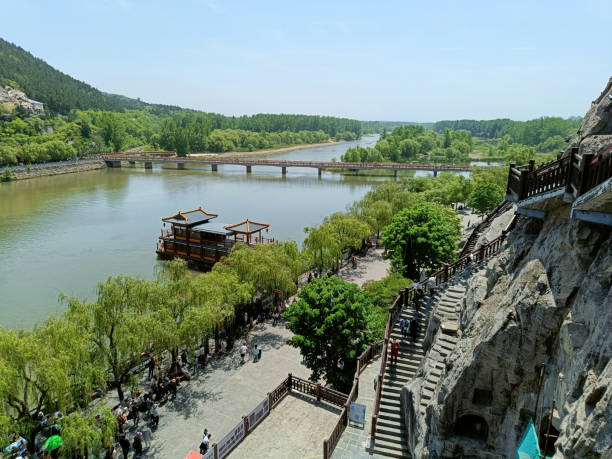 A scenic view of Longmen Si Zhuozhang