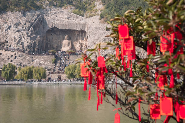 A scenic view of Longmen Si Zhuozhang