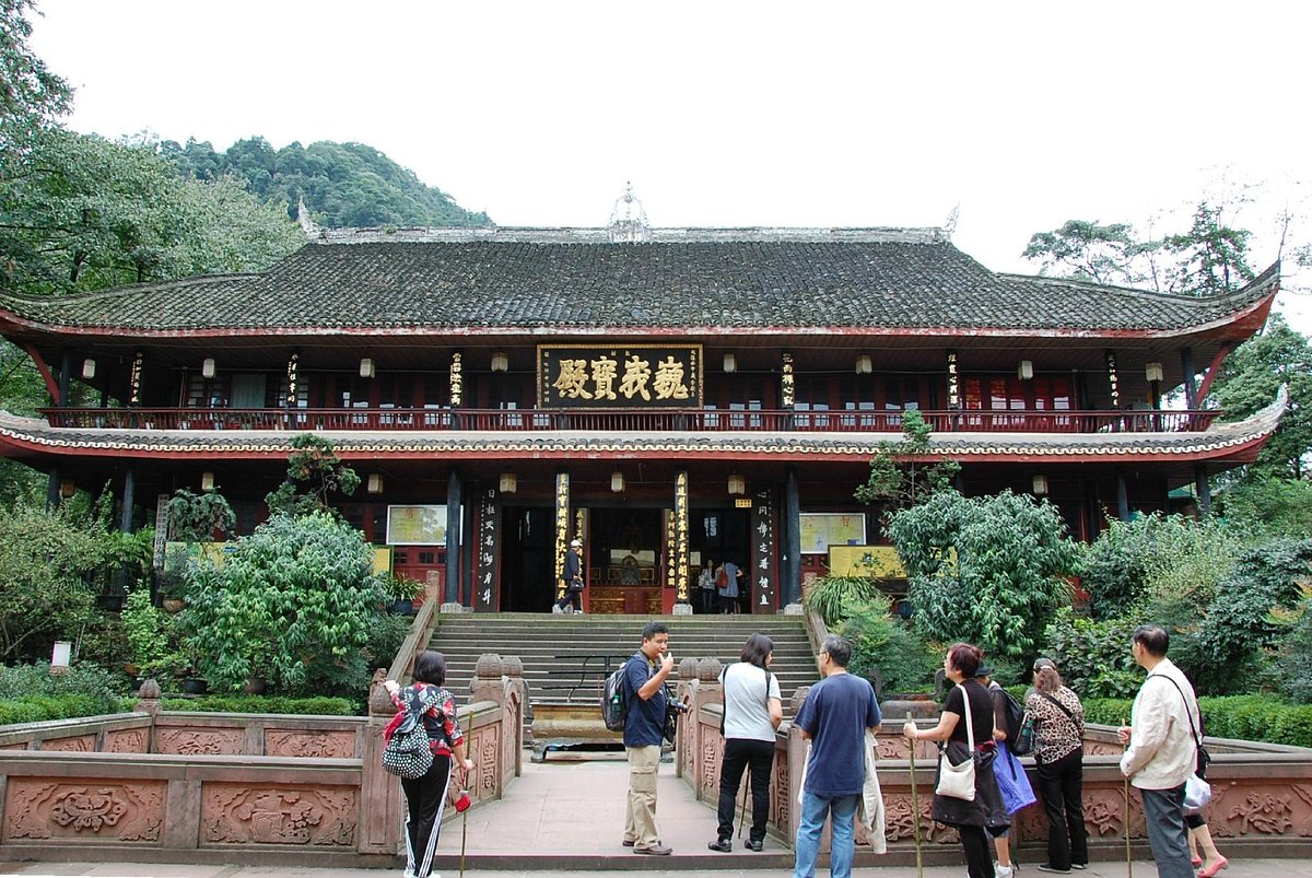 A scenic view of longnan wannian temple