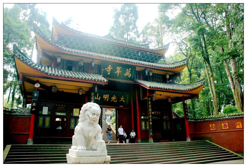 Experience Tranquility at Longnan Wannian Temple: Your Ultimate Travel Itinerary