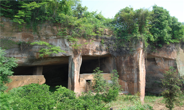 A scenic view of longyou grottoes