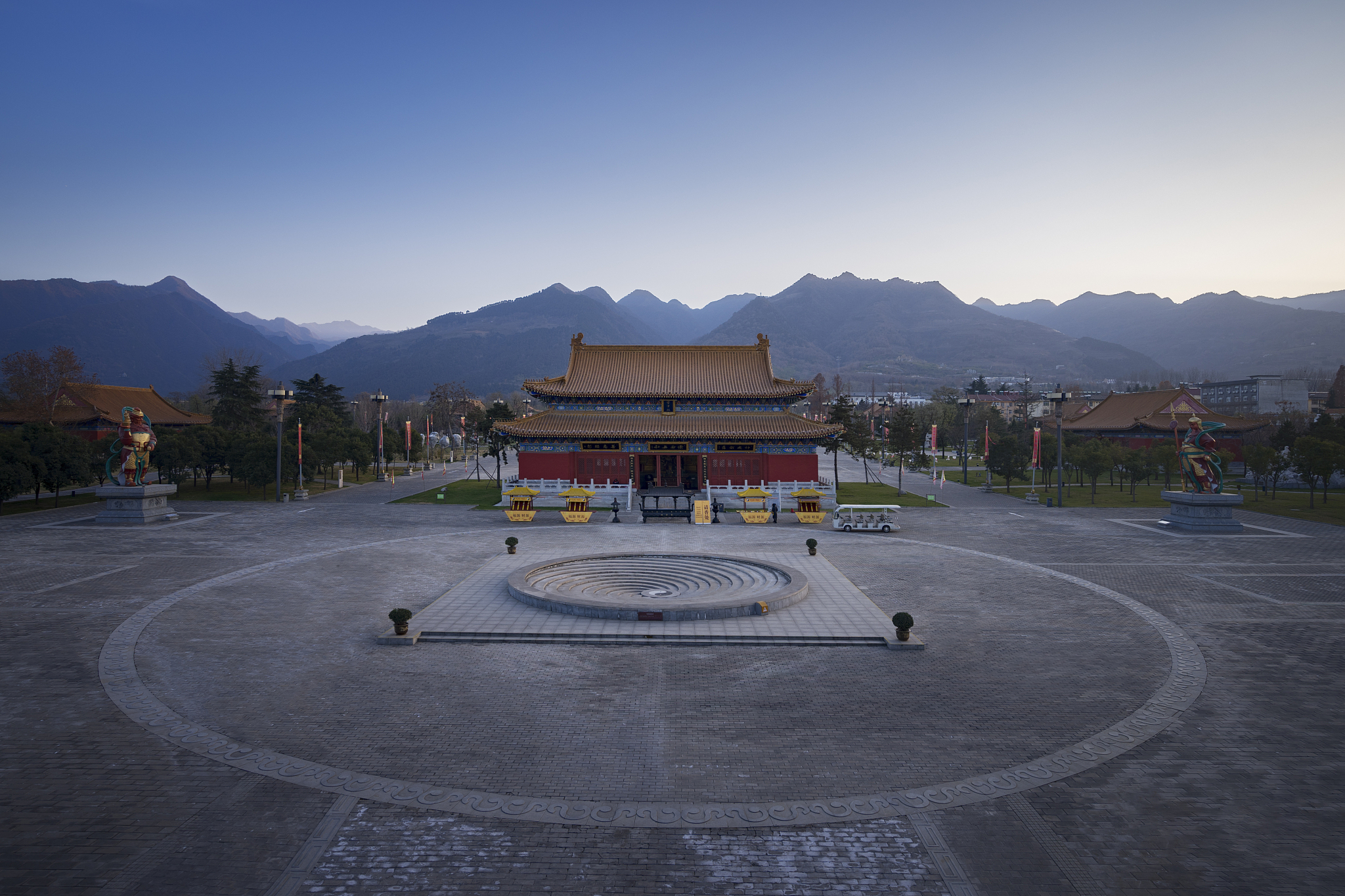 A scenic view of louguantai_forest_park