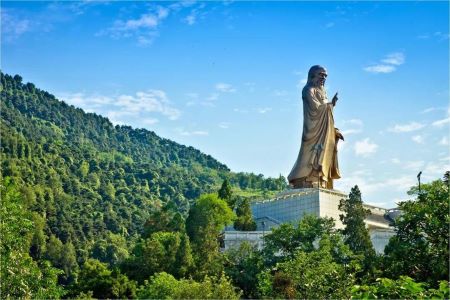 A scenic view of louguantai_forest_park
