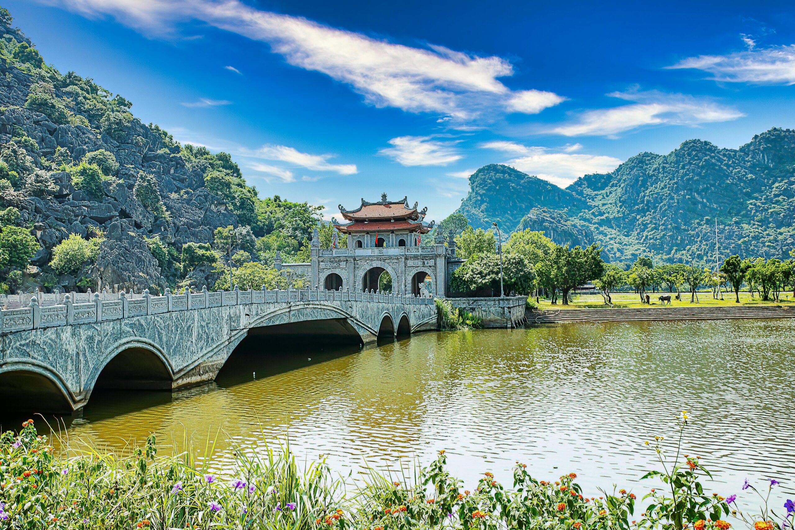 A scenic view of Lu Ancient City