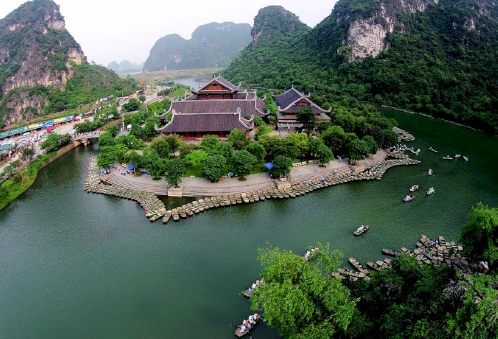 A scenic view of Lu Ancient City