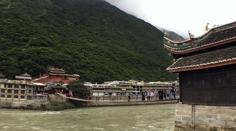 A scenic view of luding bridge