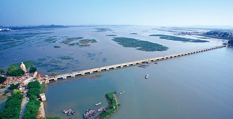 A scenic view of luoyang bridge