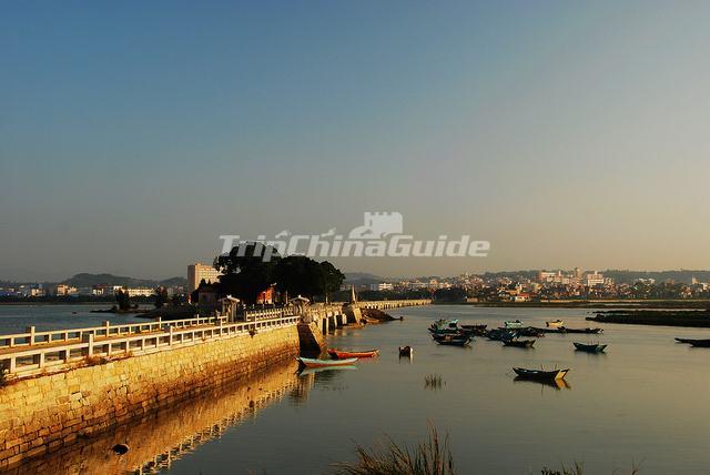 A scenic view of luoyang bridge