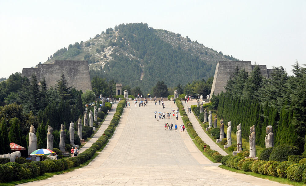 A scenic view of mausoleum_of_emperor_gaozong_of_tang_and_wu_zetian_qianling