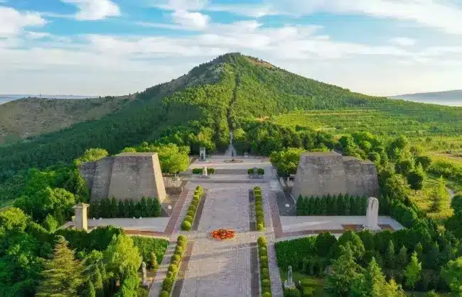 Visiting the Mausoleum of Emperor Gaozong and Wu Zetian: A Must-See in China