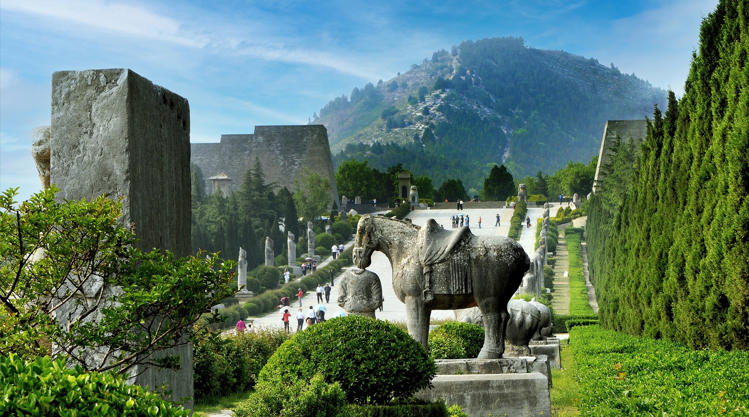 A scenic view of mausoleum_of_emperor_gaozong_of_tang_and_wu_zetian_qianling