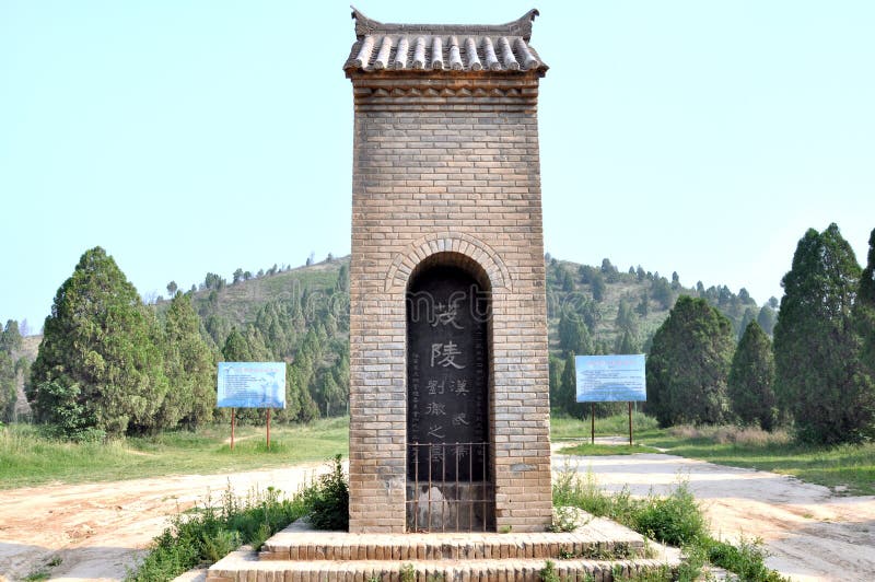 A scenic view of mausoleum_of_emperor_wu_of_han_maoling
