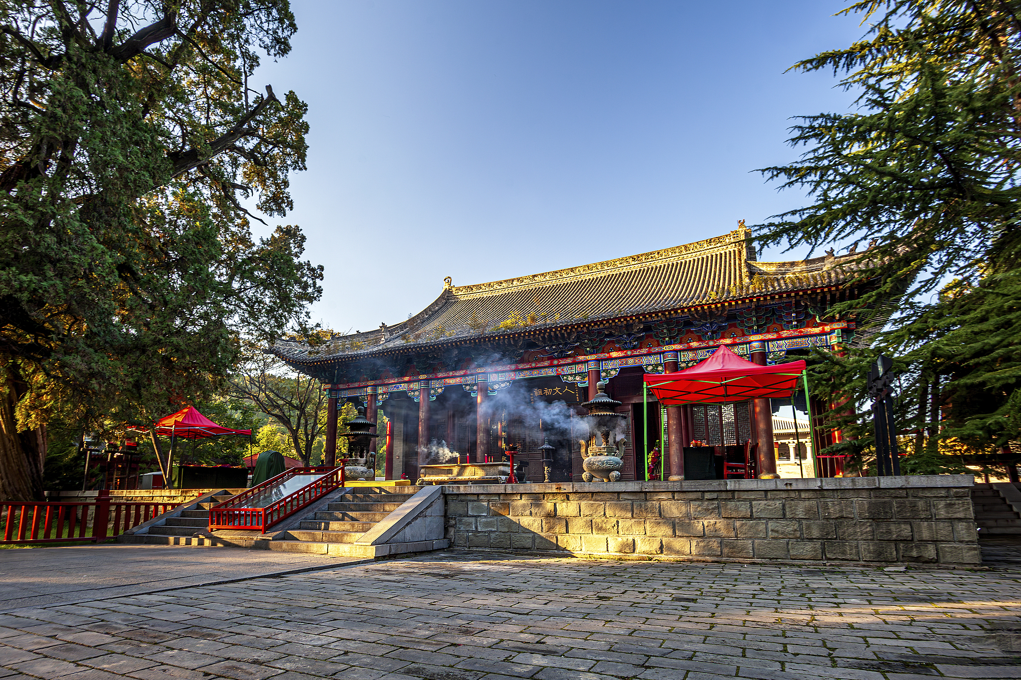 A scenic view of mausoleum_of_the_yellow_emperor_scenic_area
