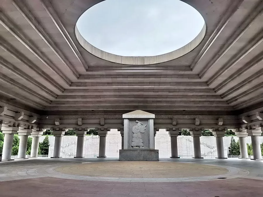 A scenic view of mausoleum_of_the_yellow_emperor_scenic_area