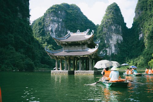 A scenic view of meilang_sister_pagodas