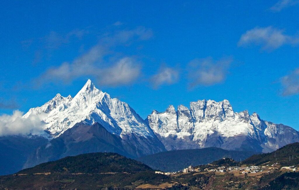 Top 5 Reasons to Visit Meili Snow Mountain This Year
