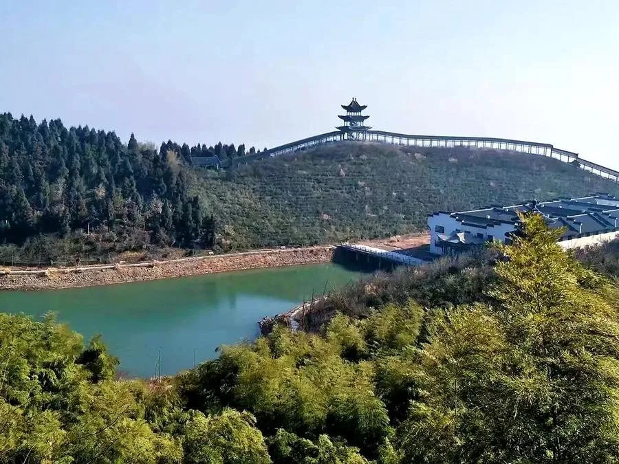 A scenic view of Meiling National Forest Park