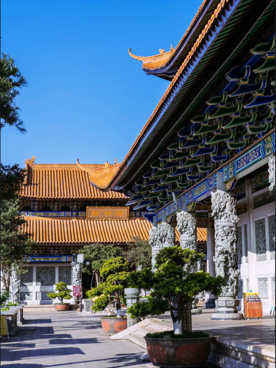 A scenic view of meizhou thousand buddha pagoda