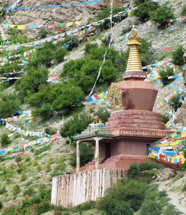 A scenic view of mindroling monastery
