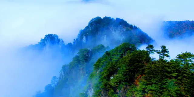 A scenic view of Mingyue Mountain