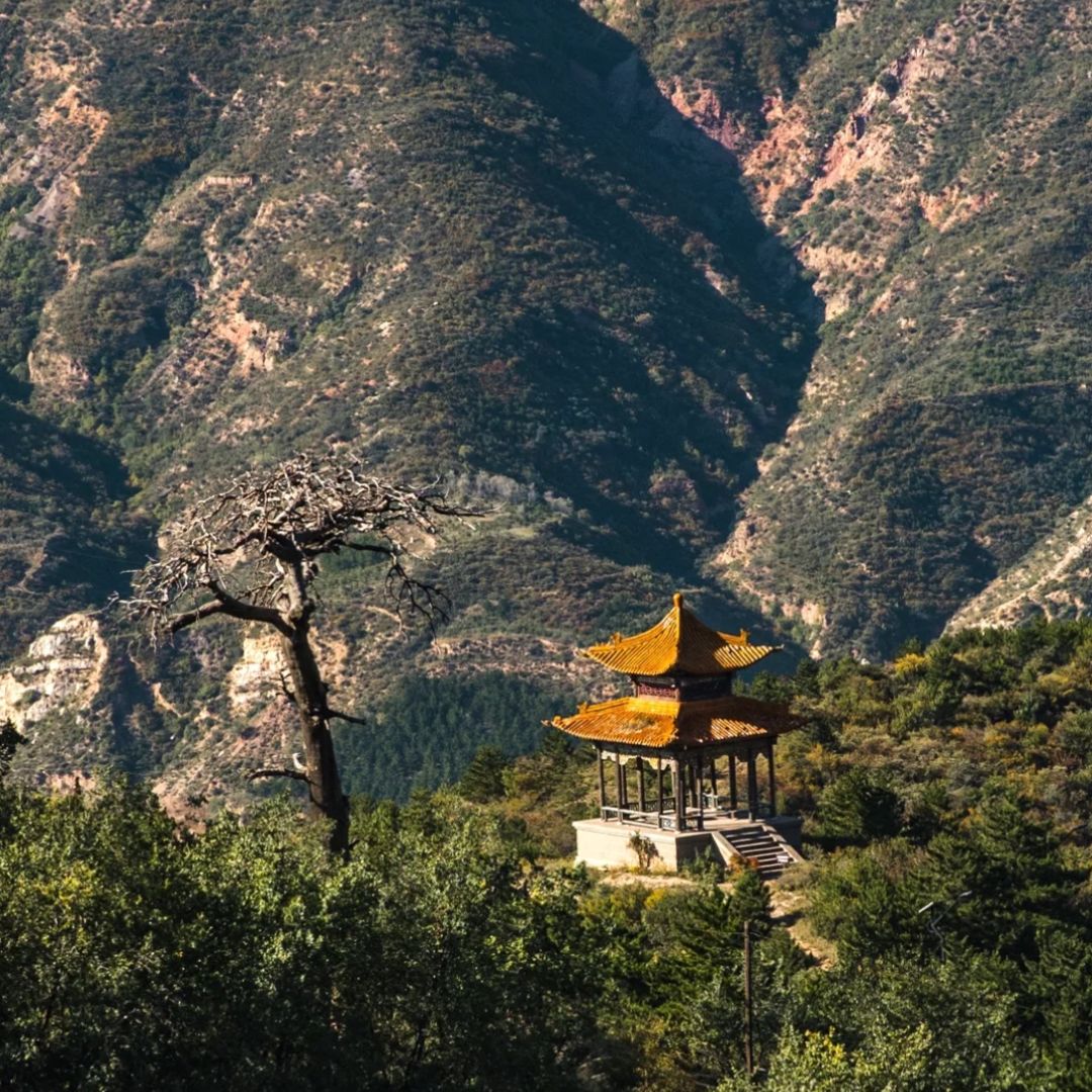 A scenic view of Mount Hengshan