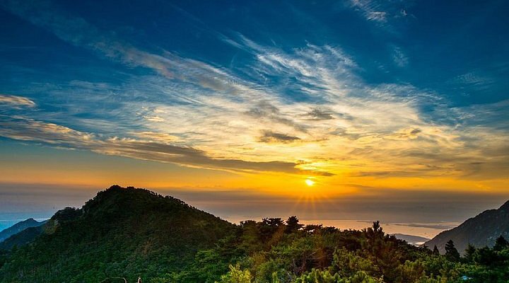 A scenic view of mount lushan