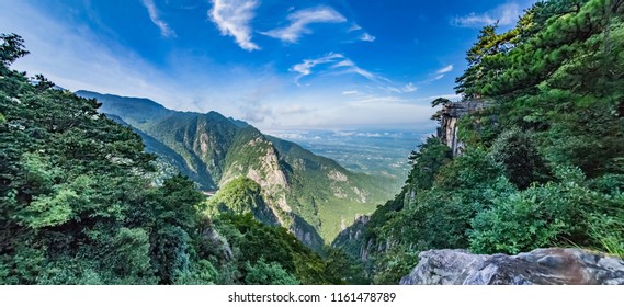 A scenic view of mount lushan