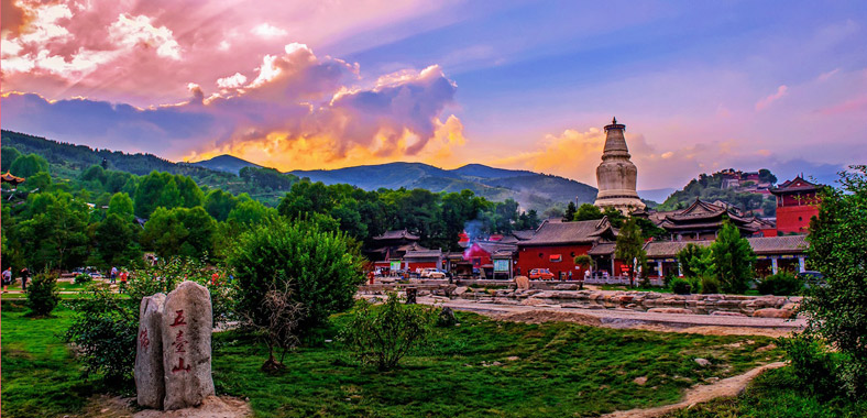A scenic view of Mount Wutai