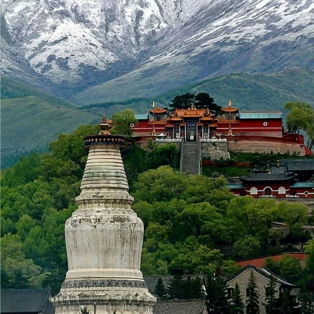 A scenic view of Mount Wutai