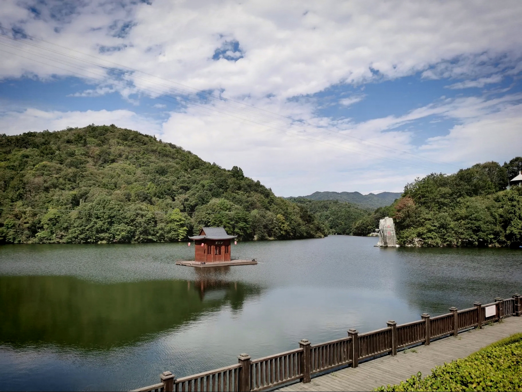 A scenic view of Mulan Tianchi