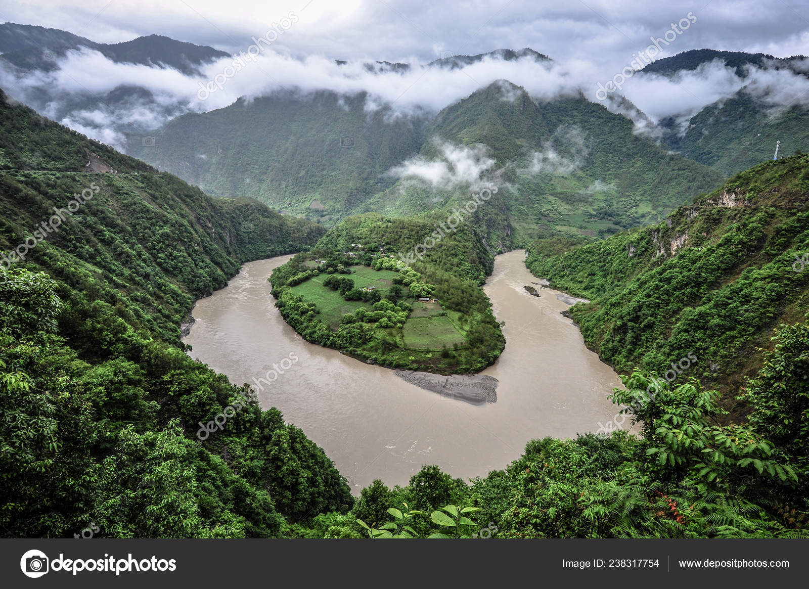 A scenic view of nujiang grand canyon