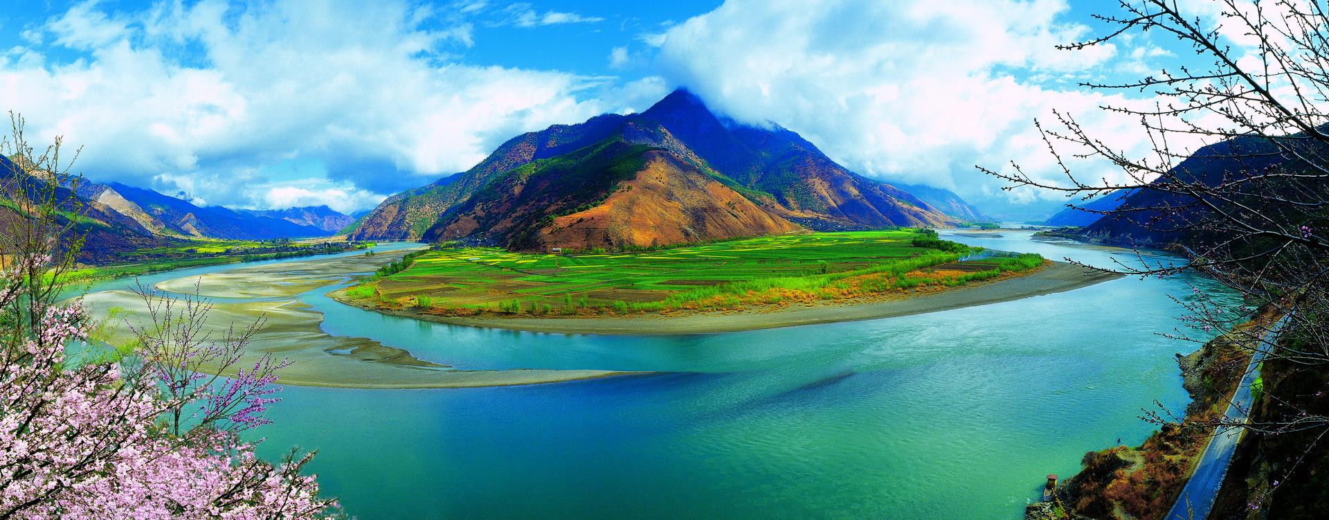 A scenic view of nujiang grand canyon