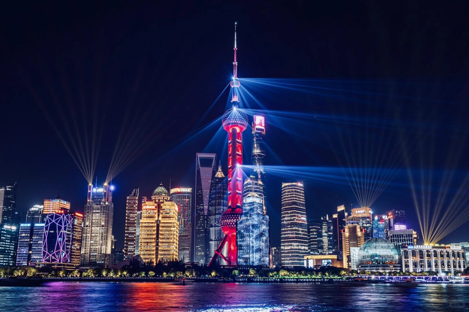 A scenic view of oriental pearl tower
