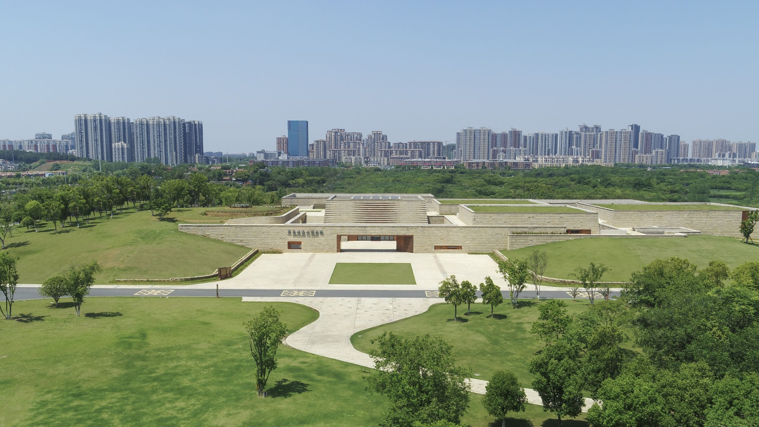 A scenic view of Panlongcheng Rujinan Ancients