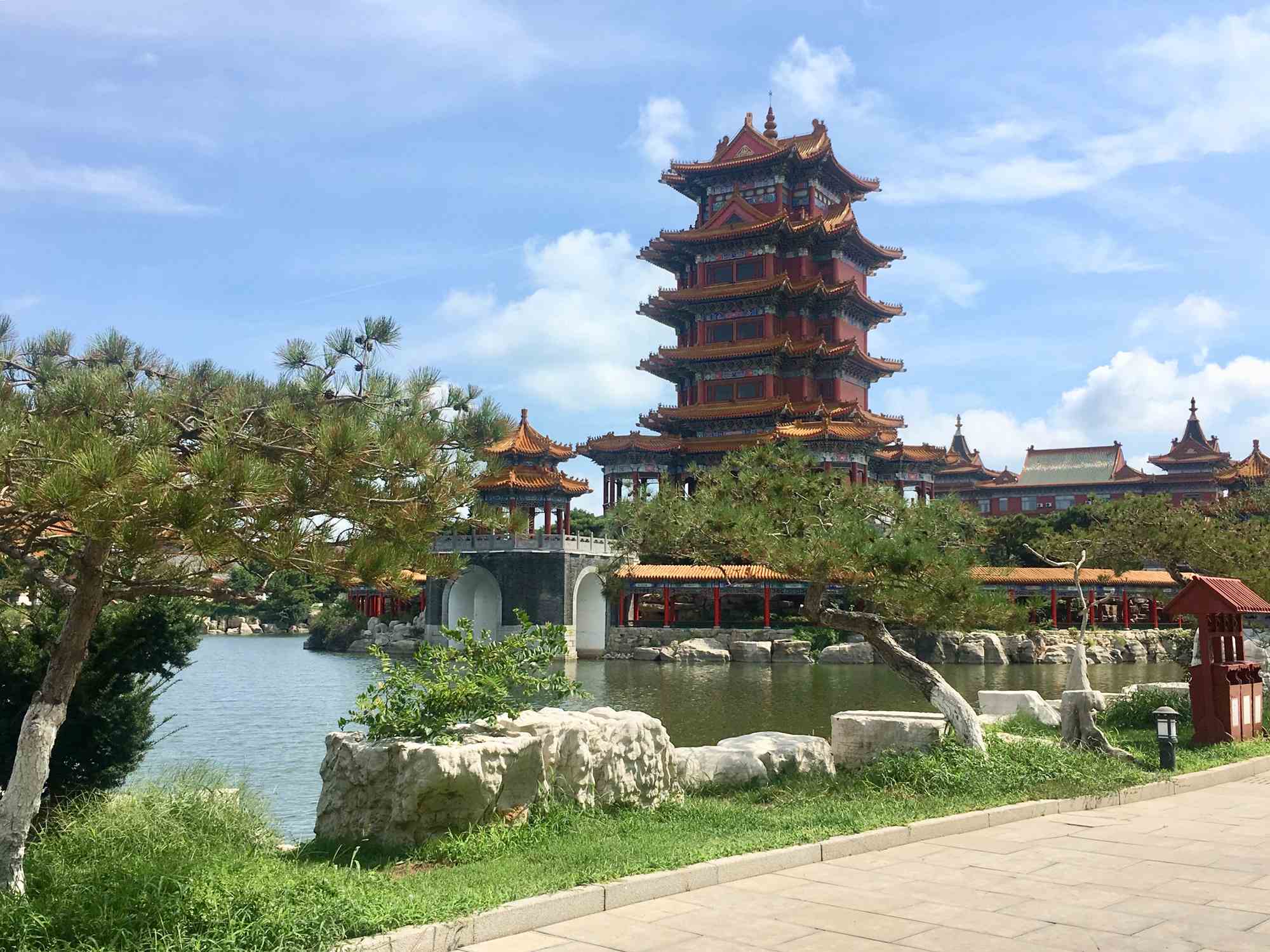 A scenic view of Penglai Pavilion