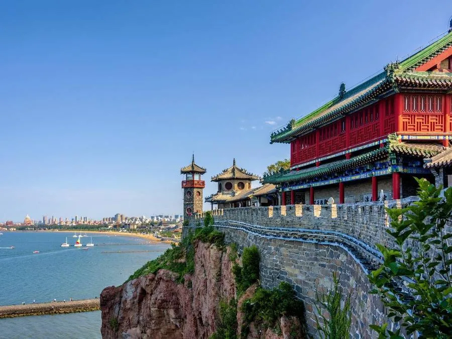 A scenic view of Penglai Pavilion