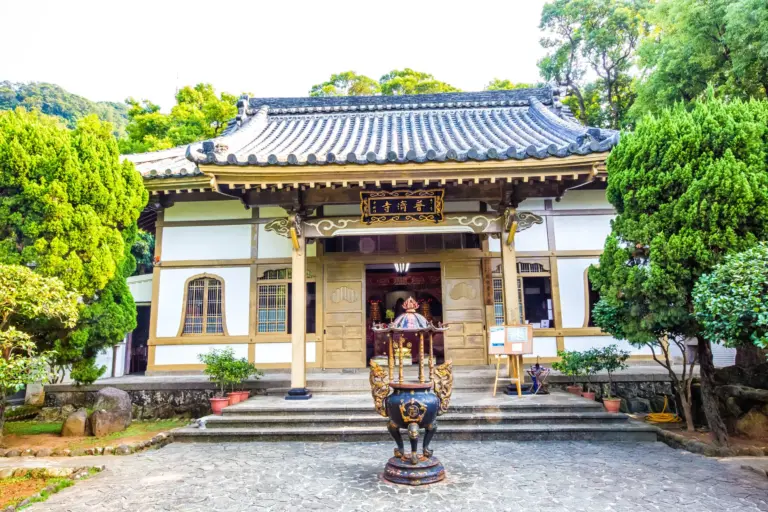 Unveil the Mysteries of Pujiu Temple: A Must-Visit in Your China Travel Itinerary