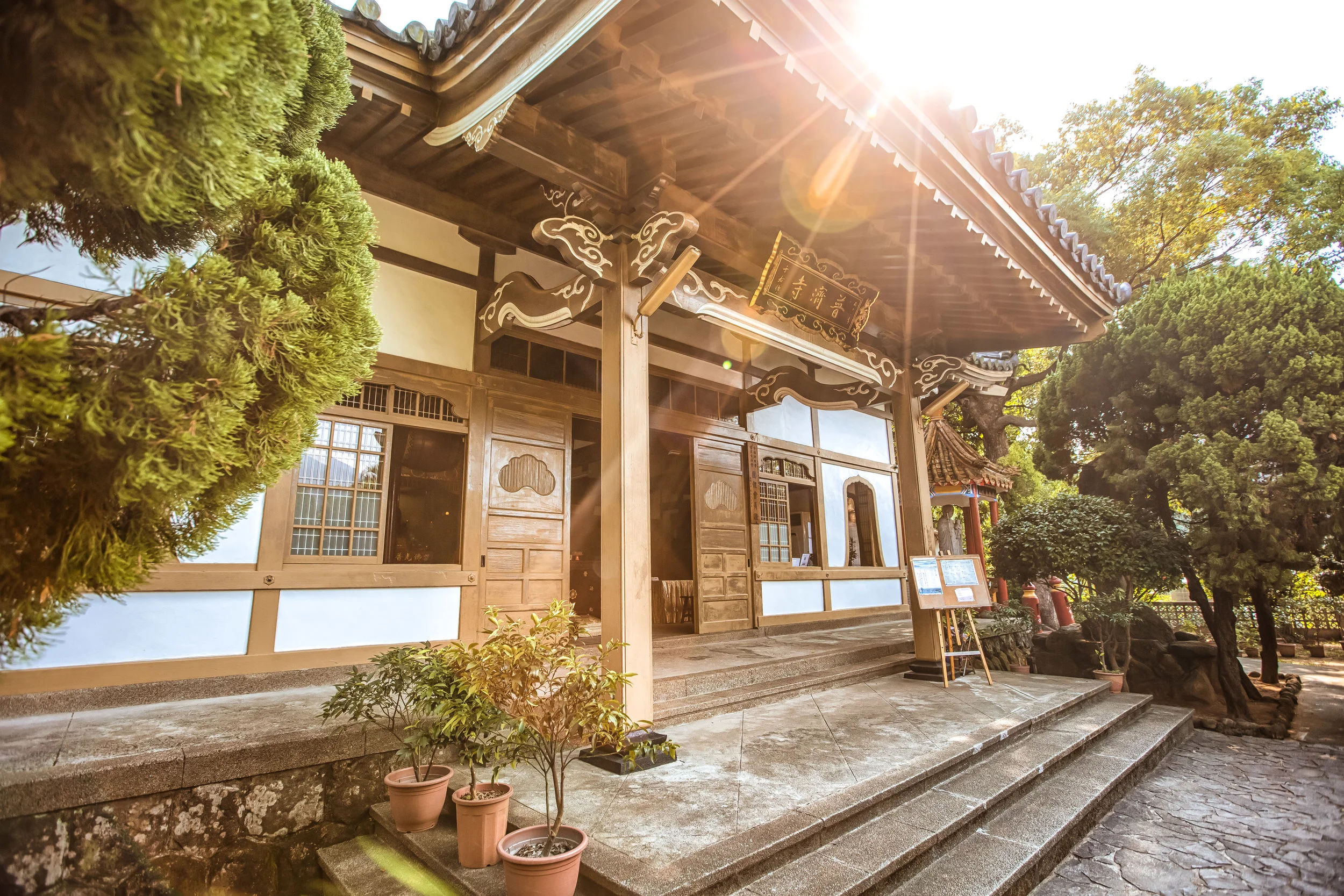A scenic view of Pujiu Temple