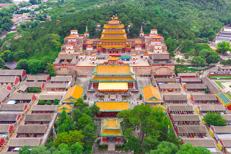 A scenic view of Puning Temple