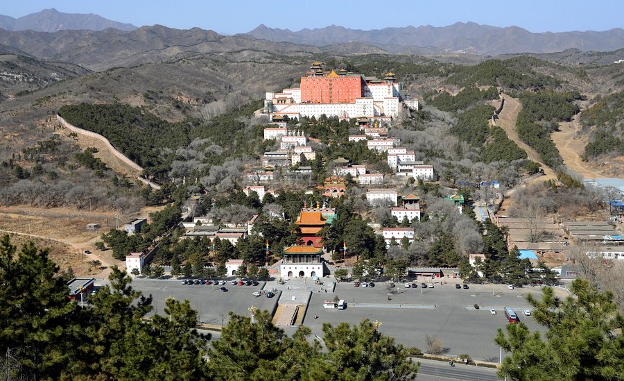 A scenic view of Putuo Zongcheng Temple