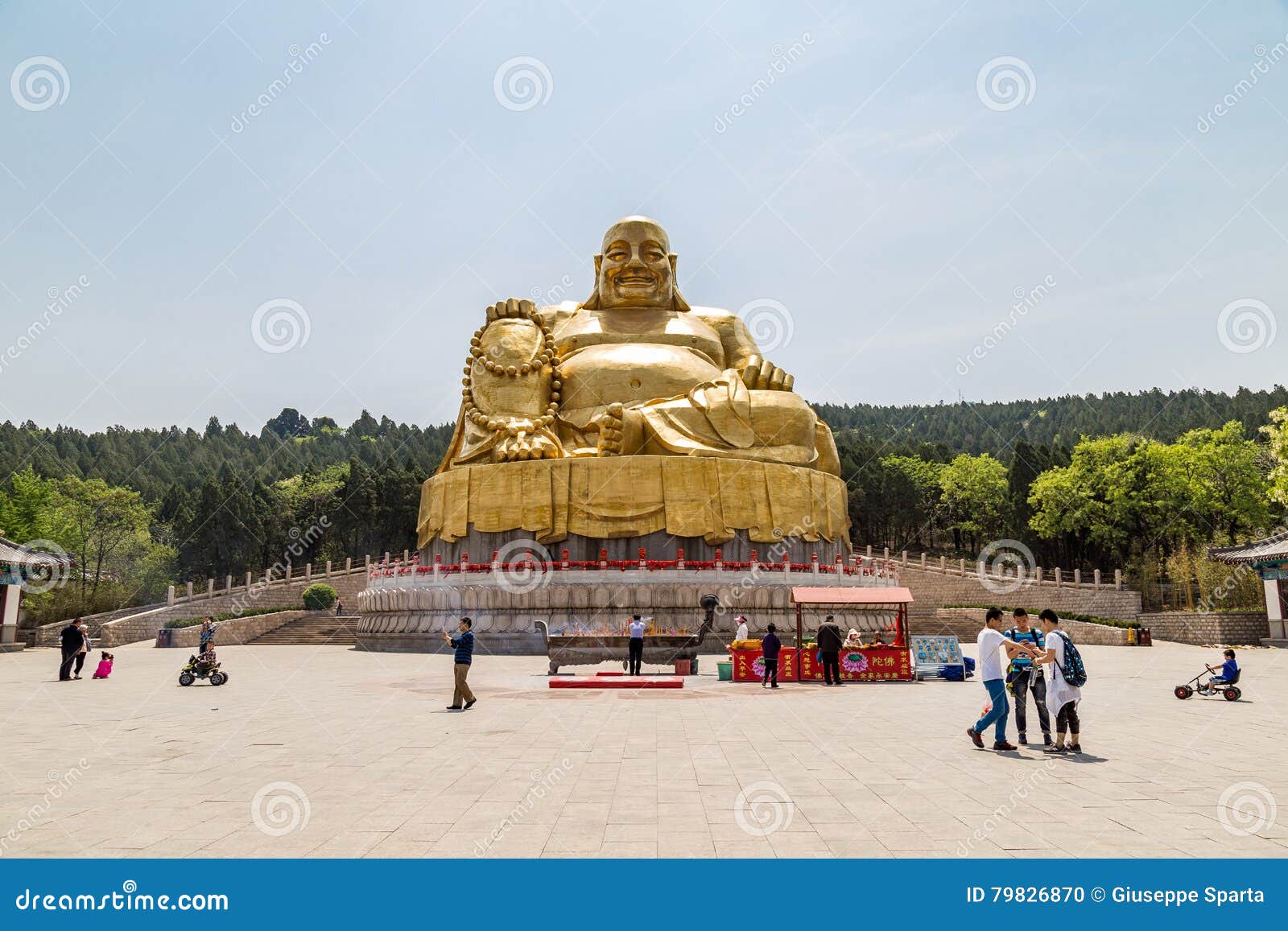 A scenic view of Qianfo Cliff Statues Jinan