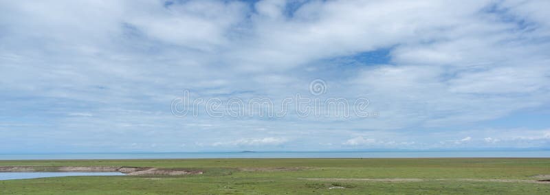 A scenic view of qinghai_lake_scenic_area
