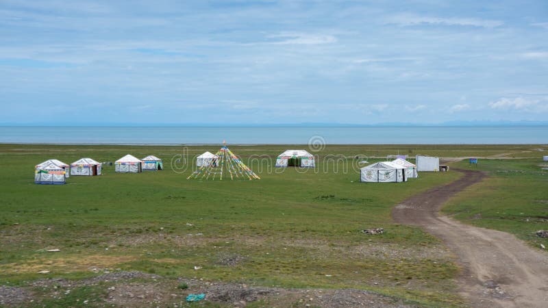 A scenic view of qinghai_lake_scenic_area