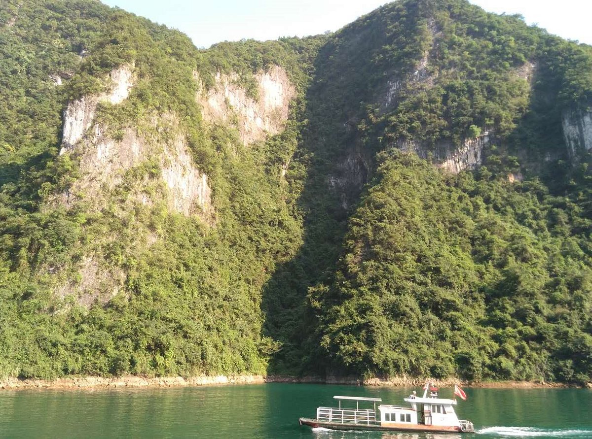 A scenic view of Qingjiang Gallery