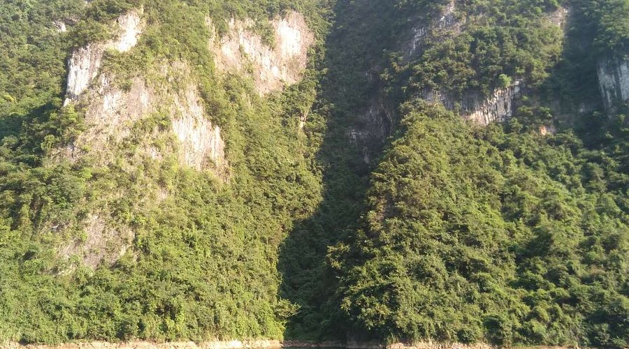 A scenic view of Qingjiang Gallery